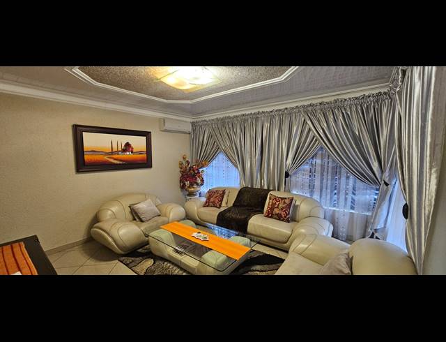 4 BEDROOM HOUSE FOR SALE IN BENDOR